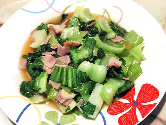 アルモンデ？チンゲン菜とベーコンの中華炒め風