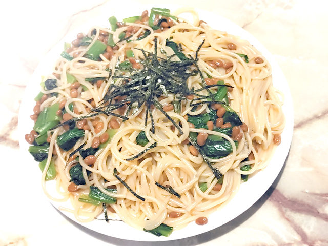 ささっと作れる！小松菜と納豆の和風パスタ