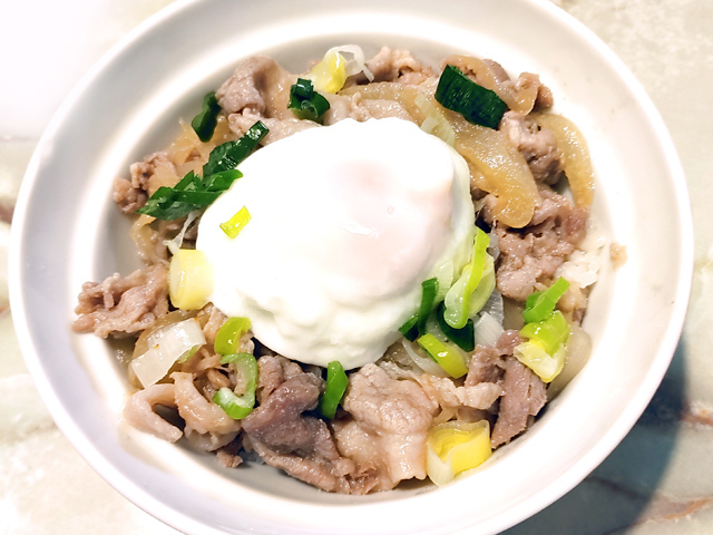豚丼アレンジ！豚こまで作る甘みそ仕立ての豚丼