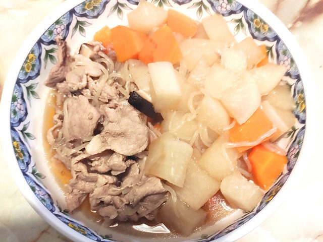 大根の大量消費にも！肉じゃがならぬ肉大根