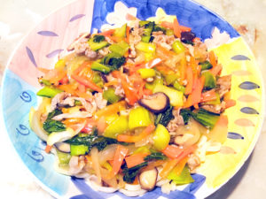 具沢山のあんかけをたっぷり！あんかけ焼うどん