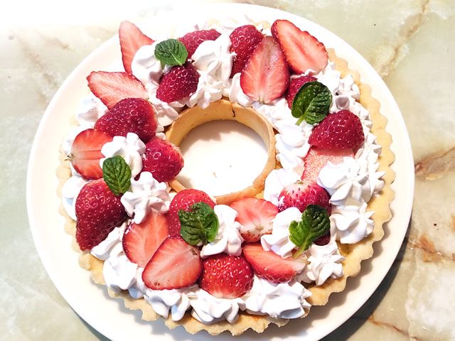 誕生日にも！苺タップリのリースタルト
