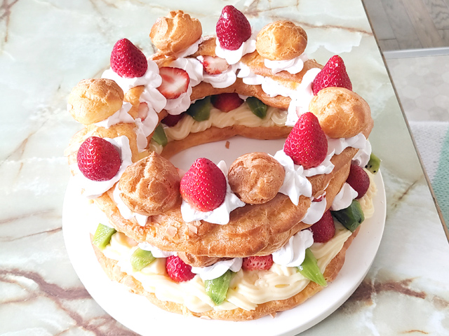 スタンドミキサーで手軽に！苺とキウイのパリブレスト