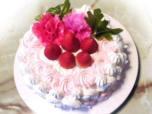 スタンドミキサーでホイップ簡単！母の日のデコケーキ