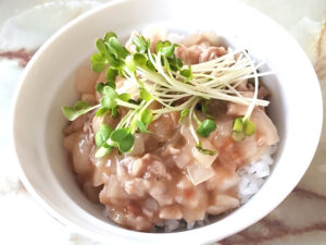 豚こまと玉ねぎで作る！簡単！あんかけ風豚丼