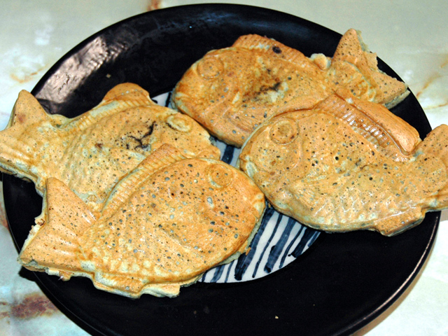 タイ焼きメーカーで簡単！蓬と白玉のタイ焼き