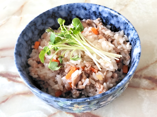 お好きなきのこで！ひき肉ときのこたっぷり混ぜご飯