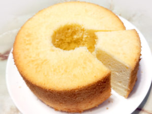 どっしり濃厚！ヨーグルトのシフォンケーキ