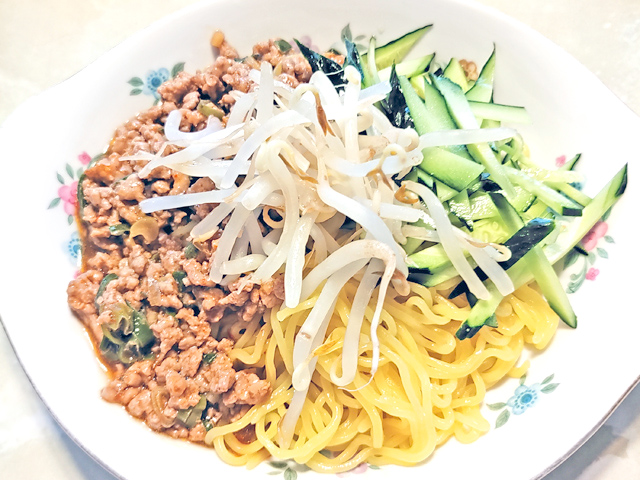 ちょっと辛めの…ひき肉でジャージャー麺