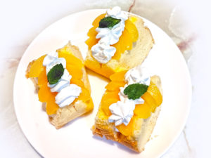 しっとりふかふか！ホイップと黄桃のシフォンサンド♪