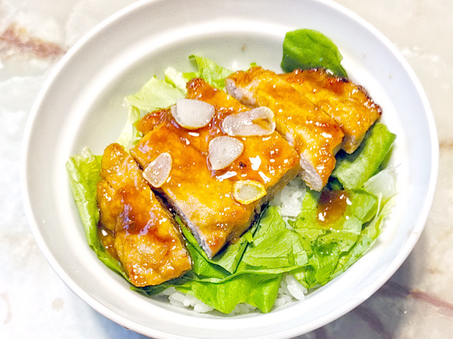 にんにくがっつり！豚ロースのスタミナトンテキ丼♪
