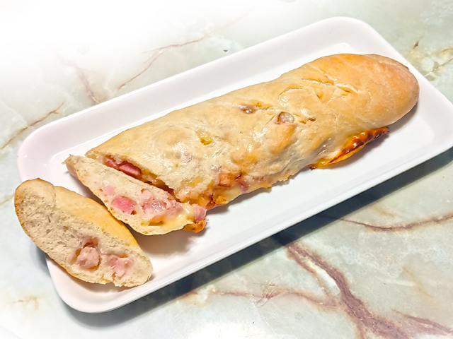 ベイクオフアレンジ！チーズとベーコンのバゲット♪