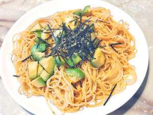 わさびがピリリと…アボカドとわさびの醤油パスタ♪