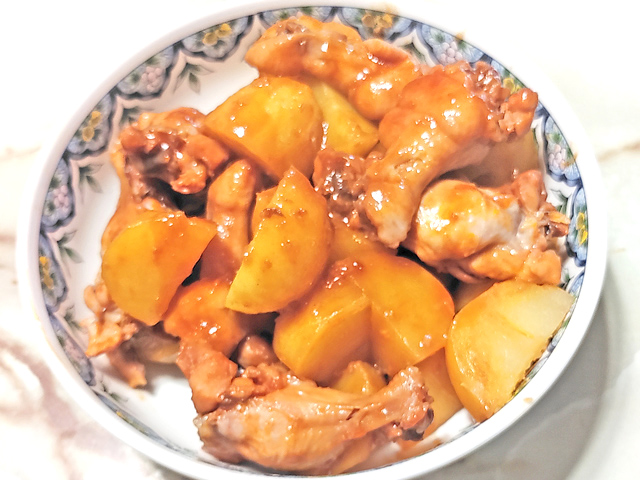 業スーのアレで！手羽元とポテトのバーベキュー煮込み