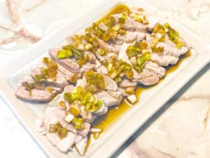 さっぱりチャーシュー風！豚バラのネギダレがけ♪