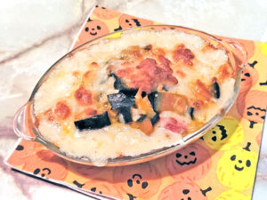 ハロウィンに！南瓜乗せのクリームグラタン♪