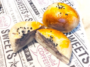 栗タップリ！マロンクリームの栗あんパン♪