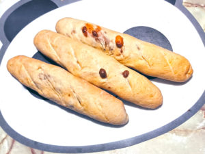 ベイクオフアレンジ！レーズンとチーズのバゲット♪