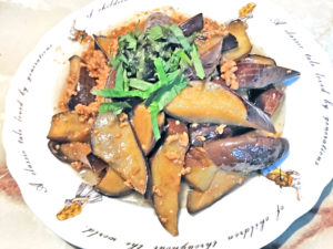 ナスとひき肉で作る！簡単甘味噌炒め♪