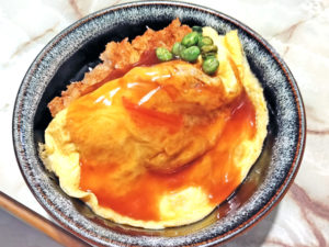 か〇やのアレ！天津飯チキンカツ丼♪