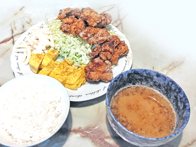 我が家の…鶏モモで作る！つけ麺ならぬつけカラ♪