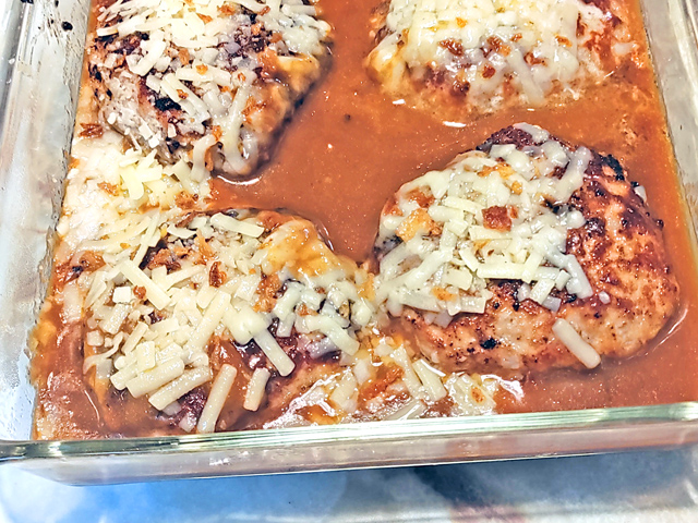 レトルトカレーで簡単！レンジで煮込みハンバーグ♪