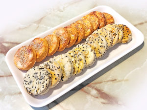 スタンドミキサーで！2種のセイボリービスケット♪