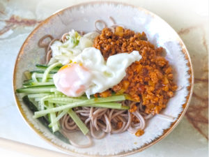 豚ひき肉で手軽に！ジャージャー麺風そば♪