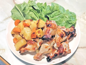 オーブンで焼くからヘルシー？手羽元と野菜のロースト