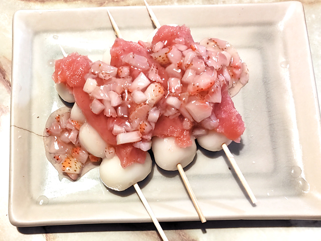 苺ゼリー乗せ！桜あんの串団子♪