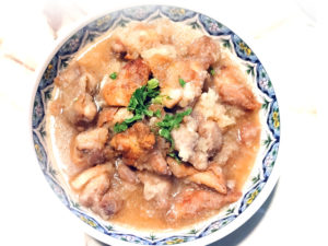 唐揚げ粉と鶏もも肉で！おろしから揚げ煮込み♪