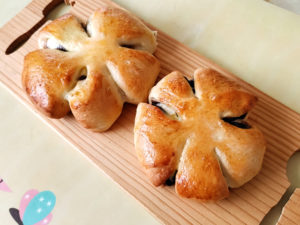 クリチと残り物のあんこで！花形の可愛いアンパン♪