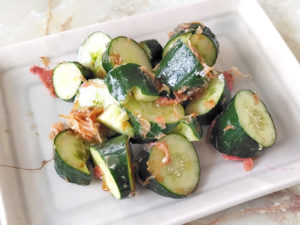 梅干しときゅうりで夏にもさっぱりと！梅キュー♪